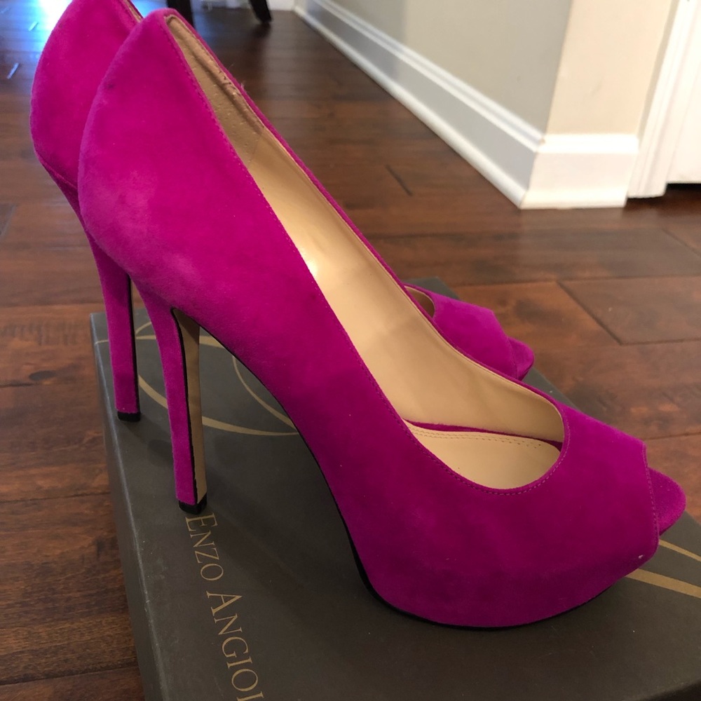 Genuine suede peep toe platform pump size 7.5